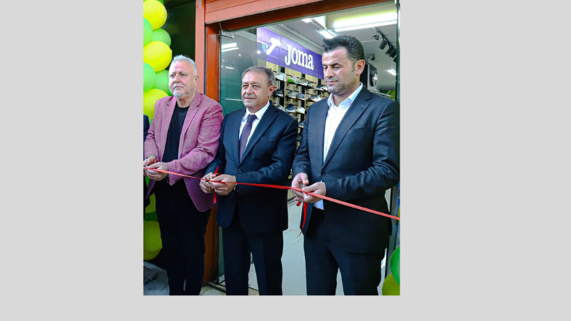 Şanlıurfaspor tarihinin ilk resmi store mağazası düzenlenen törenle açıldı. Taraftarlar