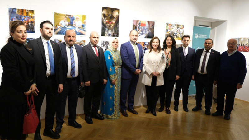 BAŞKAN GÜLPINAR: “BU SERGİ, KÜLTÜRLERİ BULUŞTURAN BİR DOSTLUK YOLCULUĞUDUR” Viyana,