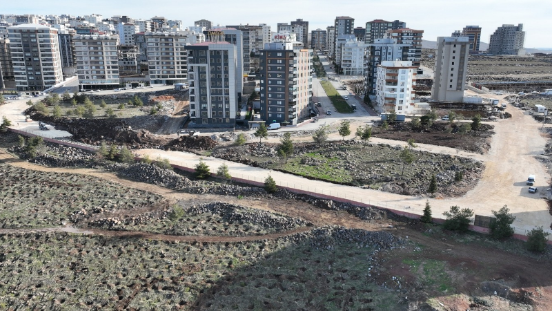 Şanlıurfa Büyükşehir Belediyesi, il genelinde ulaşım altyapısını güçlendirmek amacıyla yol