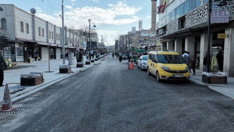Şanlıurfa’nın en işlek güzergâhlarından biri olan Divanyolu Caddesi’nde başlatılan ilk