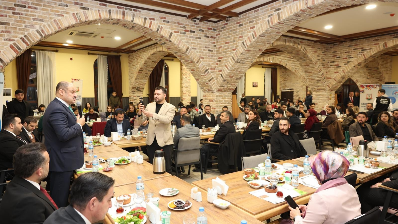Şanlıurfa Büyükşehir Belediye Başkanı Mehmet Kasım Gülpınar, Gençlik Meclisi üyeleriyle