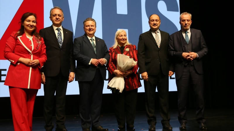 Şanlıurfa Büyükşehir Belediye Başkanı Mehmet Kasım Gülpınar, Avusturya’nın başkenti Viyana’da,