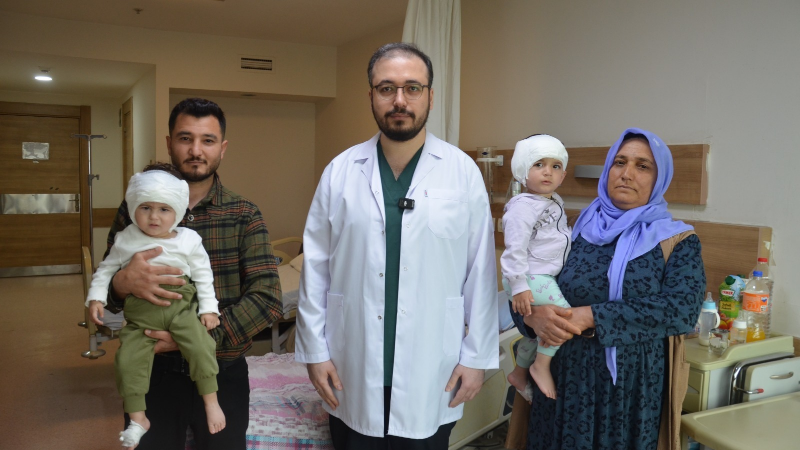 Şanlıurfa’da doğuştan işitme kaybı bulunan iki bebek, gerçekleştirilen koklear implant