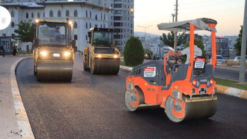 Şanlıurfa Büyükşehir Belediyesi, kent genelinde ulaşım altyapısını güçlendirmeye yönelik çalışmalarını