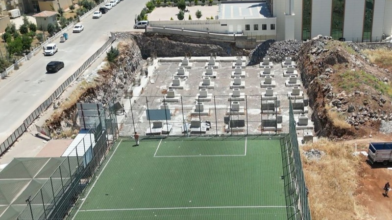Haliliye Belediyesi tarafından ilçeye kazandırılan spor yatırımları kapsamında yapımı devam
