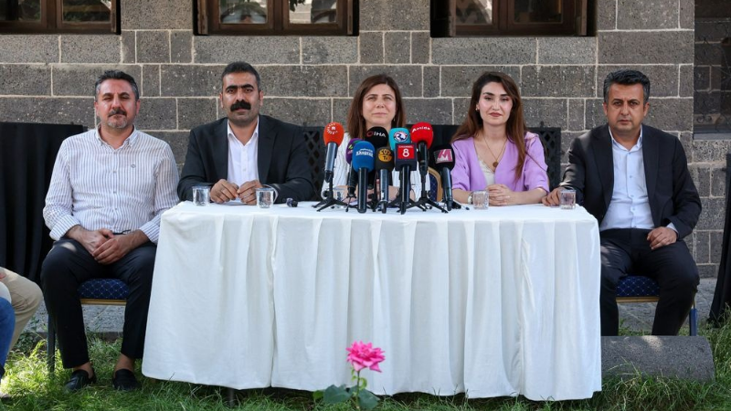 Diyarbakır Büyükşehir Belediye Eş Başkanı Doğan Hatun, yaptığı yazılı açıklamayla