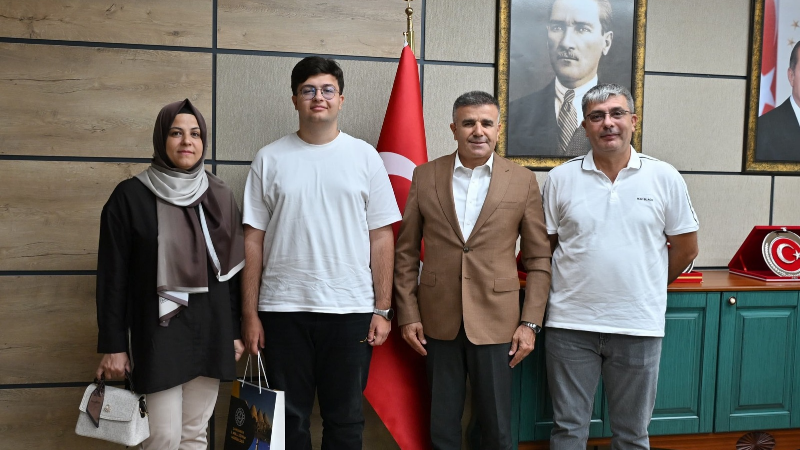 Şanlıurfa – 2026 Yükseköğretim Kurumları Sınavı’nda (YKS) Türkiye birincisi olarak