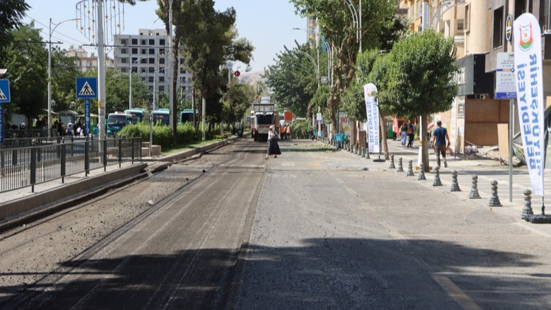 Şanlıurfa Büyükşehir Belediyesi, kent merkezinin en işlek ulaşım akslarından biri