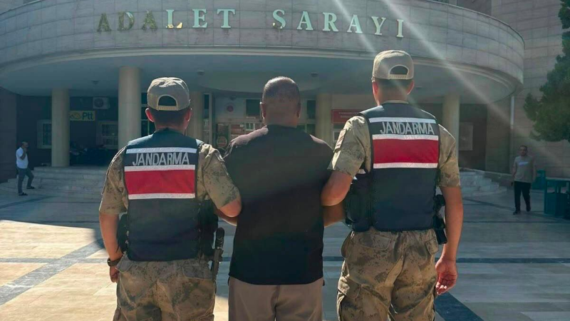 Şanlıurfa İl Jandarma Komutanlığı ekipleri, nitelikli suçlardan aranan şahısların yakalanmasına