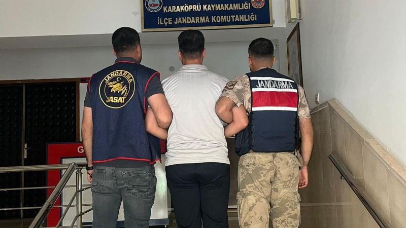 Şanlıurfa’nın Karaköprü ilçesinde, hakkında hırsızlık suçundan 6 yıl kesinleşmiş hapis