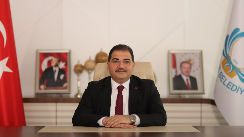 Haliliye Belediye Başkanı Mehmet Canpolat, yeni eğitim-öğretim yılının başlaması dolayısıyla
