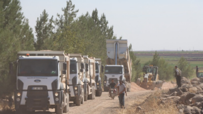 Şanlıurfa Büyükşehir Belediyesi, kent genelindeki kırsal mahallelerin ulaşım altyapısını güçlendirmek