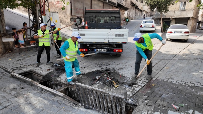 Şanlıurfa Büyükşehir Belediyesi ŞUSKİ Genel Müdürlüğü ekipleri, kış ayları öncesinde
