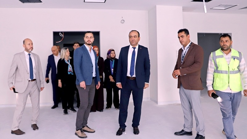 Şanlıurfa İl Sağlık Müdürü Doç. Dr. Erhan Berk, hizmet başkanlarıyla