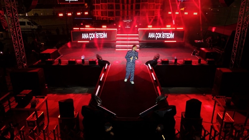 Eyyübiye Belediyesi’nin Türk Telekom’un destekleriyle düzenlediği gençlik festivalinde ünlü sanatçı
